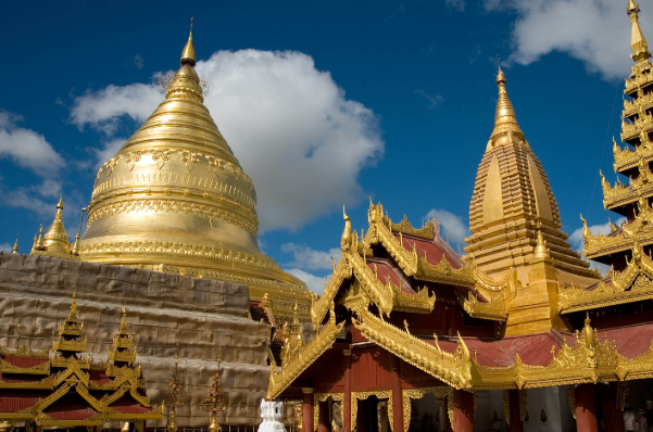 Keindahan Shwezigon Pagoda, Pagoda Emas Ikonik di Bagan